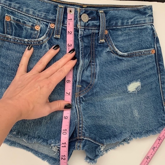 Levis Denim Shorts - Picture 12 of 12